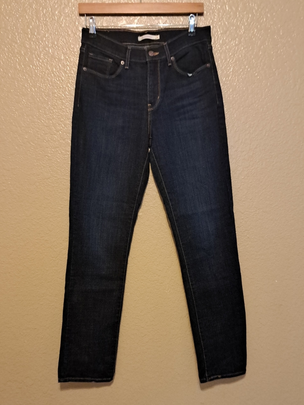 Levi's Dark Indigo Denim Jeans with Tan Patch. Size 6 Classic Straight.